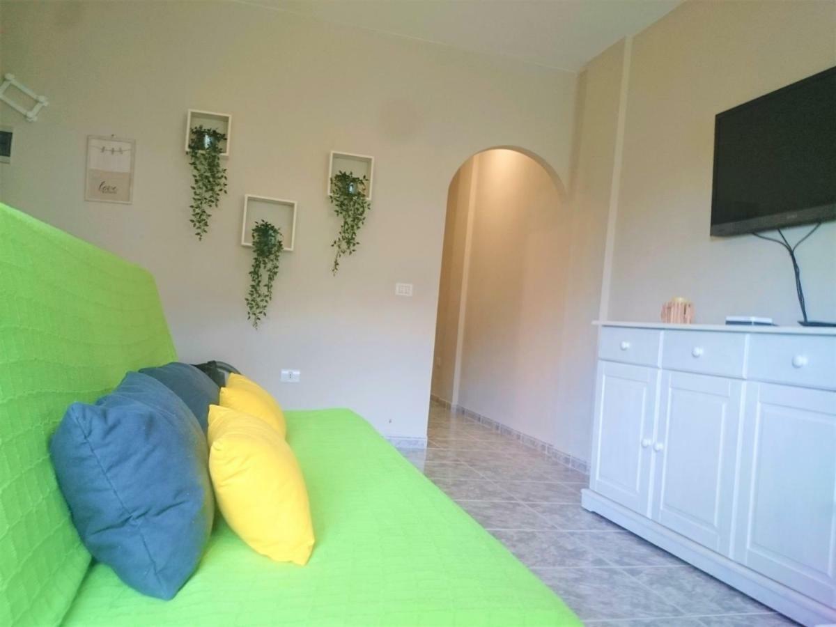 Bright Spacious Apartment, 2 Min Walk From Beach Candelaria Exterior photo